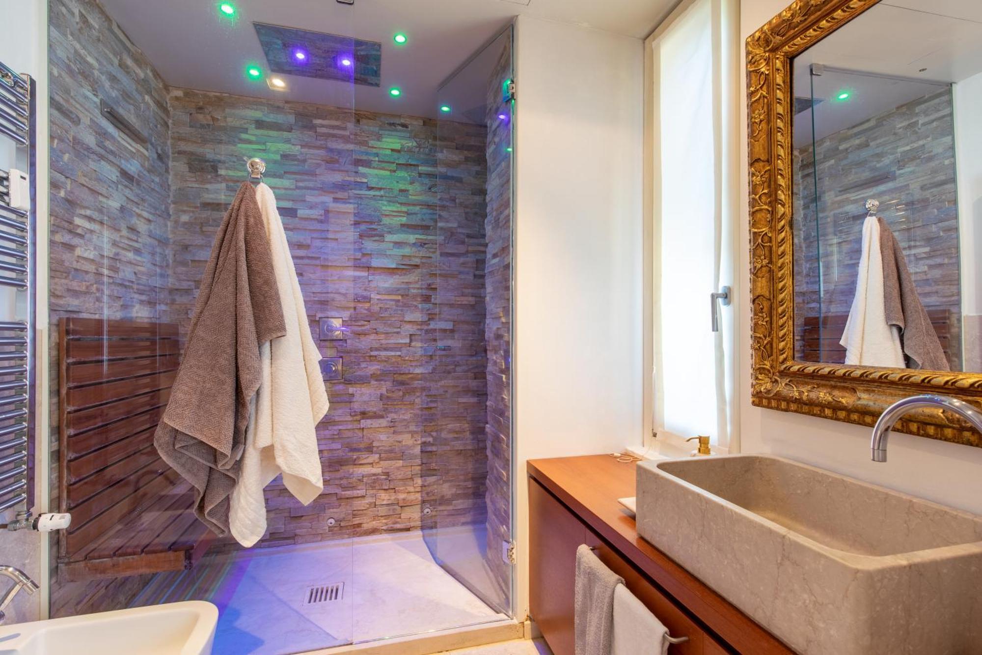 Porta Venezia- Design Apartment, 2-Bedrooms, Netflix, Wifi Milánó Kültér fotó